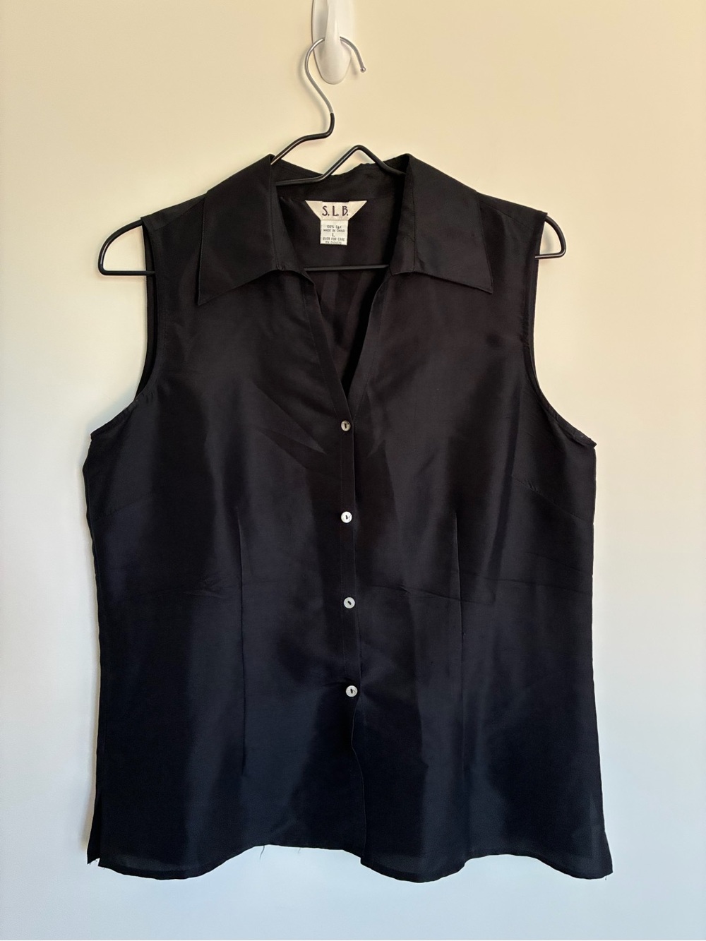 SLB Silk Sleeveless Black Button-Down Shirt size large